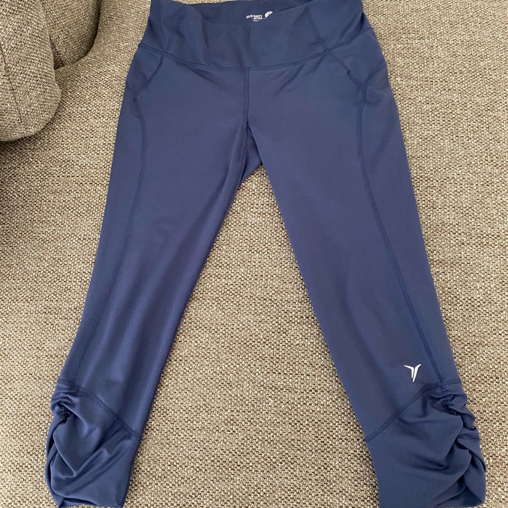 Old navy workout cropped leggings